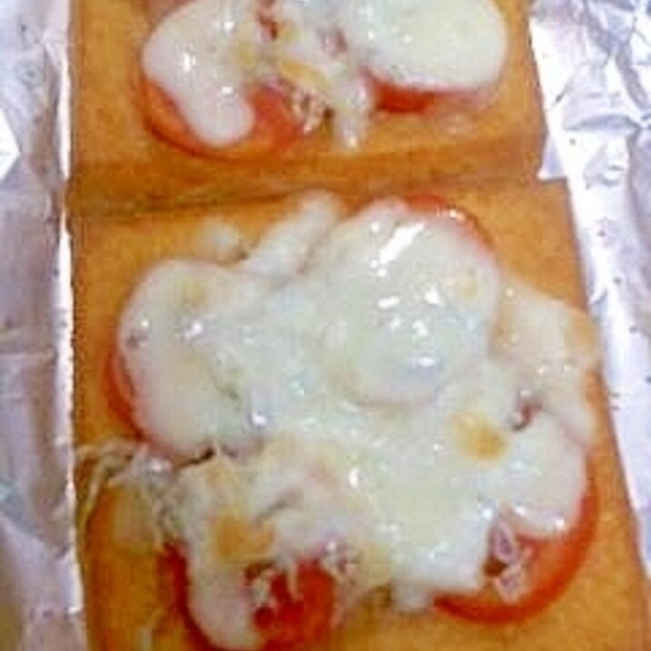 厚揚げのトマトチーズ焼き